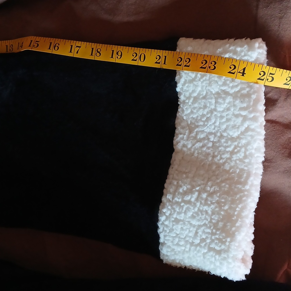 Isotoner Plush Robe - Picture 11 of 12